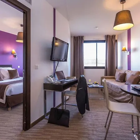 Voltaire J 2/4p Resort *