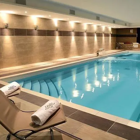 Voltaire J 2/4p Resort *